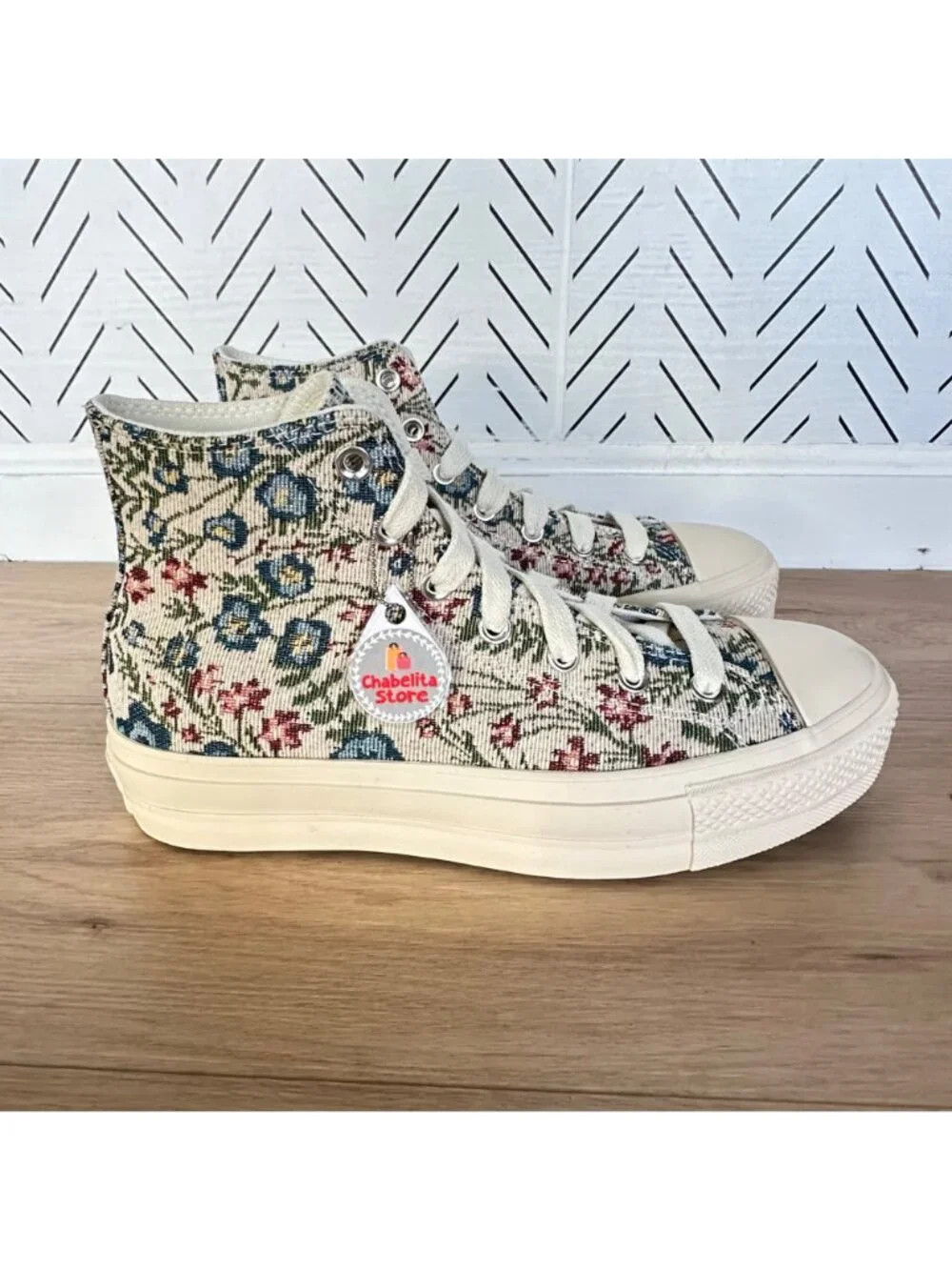 ✨Converse Chuck Taylor Lift Platform 8.5 Womens Sneakers Floral Tapestry A11992C - Picture 2 of 10